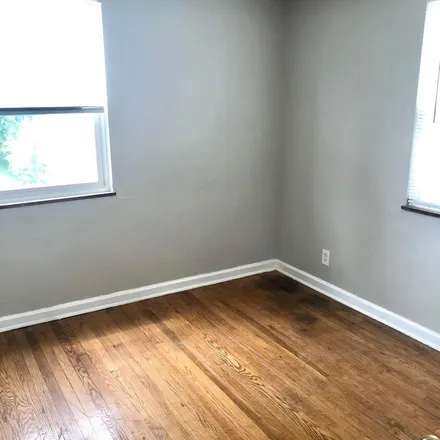 Rent this 2 bed apartment on 542 South Roys Avenue in Columbus, OH 43204