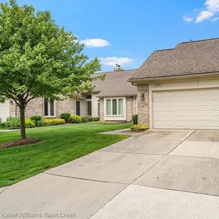 Buy this 2 bed condo on 43162 Napa Drive in Sterling Heights, MI 48314