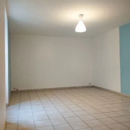 Rent this 3 bed apartment on 16 Rue du 8 Mai in 45390 Puiseaux, France