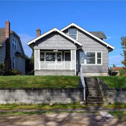 Buy this 3 bed house on 4600 South D Street in Tacoma, WA 98408