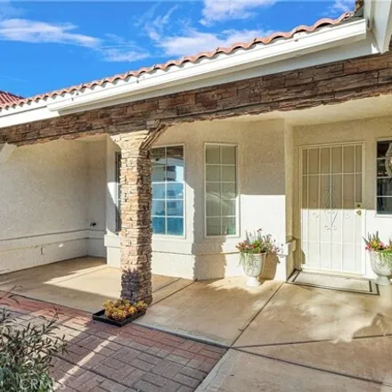 Image 3 - 16568 Iwa Road, Desert Knolls Manor, Apple Valley, CA 92307, USA - House for sale