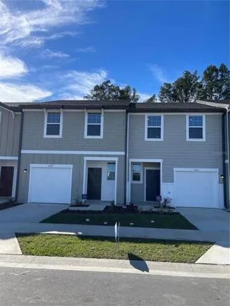 Rent this 3 bed house on Fort King Road in Zephyrhills, FL 33542