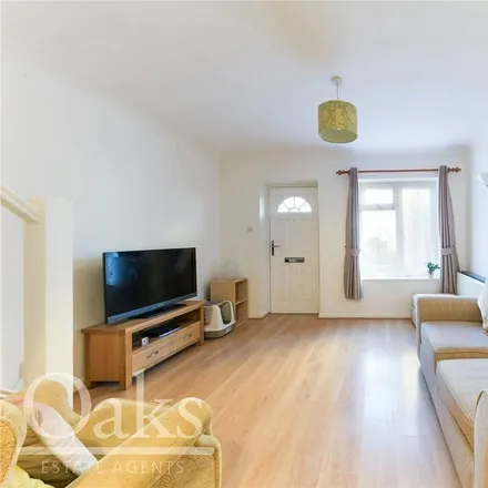 Rent this 1 bed townhouse on Elborough Road in London, SE25 5BE