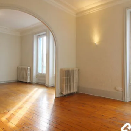 Image 2 - 57 Rue Charles de Gaulle, 42300 Roanne, France - Apartment for rent