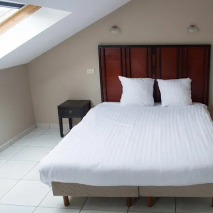 Rent this 1 bed apartment on Chaussée de Waterloo - Waterloosesteenweg 1437 in 1180 Uccle - Ukkel, Belgium