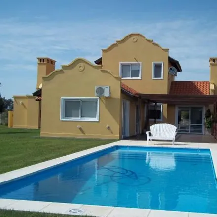 Rent this 3 bed house on unnamed road in Partido de La Plata, Ángel Etcheverry