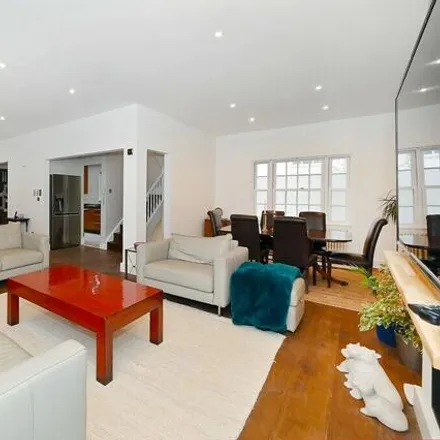 Image 1 - Eaton Mews North, London, SW1X 8LJ, United Kingdom - House for rent