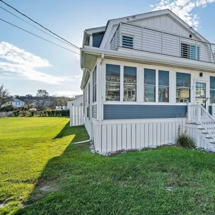 Rent this 4 bed house on 57 Oceanside Drive in Hatherly Beach, Scituate