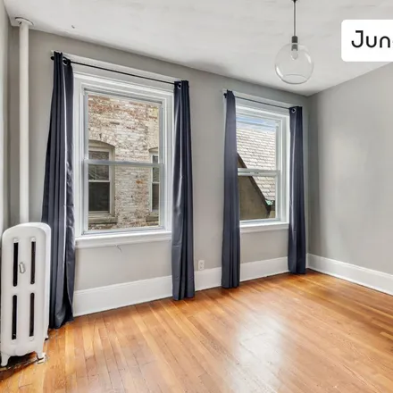 Rent this 3 bed room on 48 Brighton Avenue