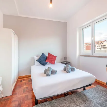 Rent this 3 bed room on Francisco Stromp in Ciclovia Alameda das Linhas de Torres, 1750-142 Lisbon