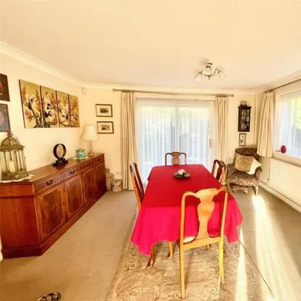 Image 5 - Rochester Close, Eastbourne, BN20 7TW, United Kingdom - House for sale