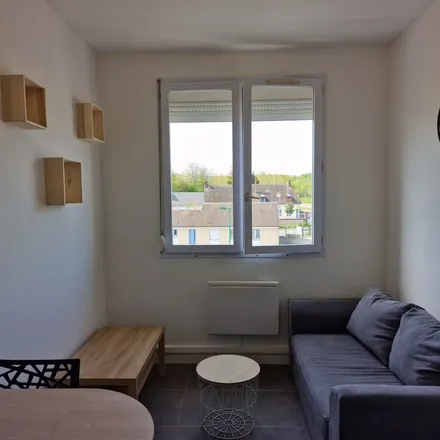 Image 3 - Rue Charles Corbeau, 27000 Évreux, France - Apartment for rent