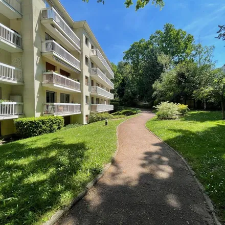 Image 2 - 84 Grande Rue, 92310 Sèvres, France - Apartment for rent