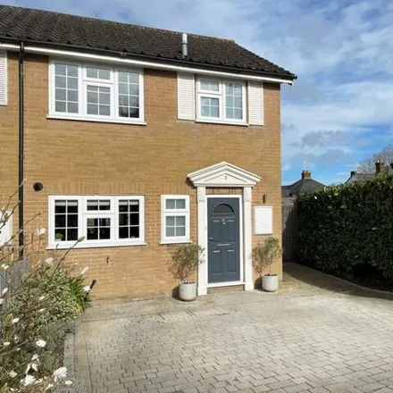 Buy this 3 bed house on 9 Regalfield Close in Worplesdon, GU2 9YG