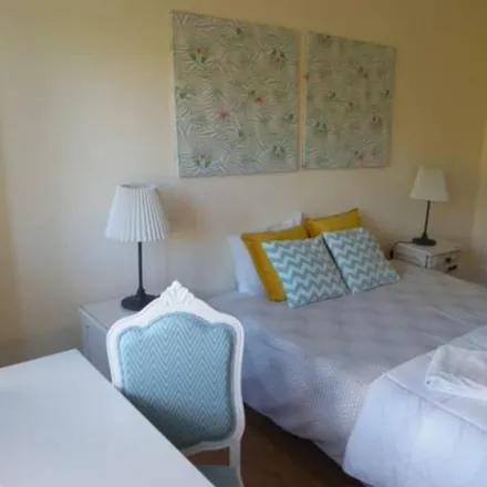 Rent this 4 bed room on A Ritinha in Avenida António Augusto de Aguiar, 1050-022 Lisbon