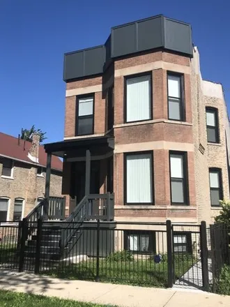 Buy this 6 bed house on 2932 West Adams Street in Chicago, IL 60612