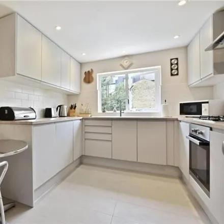 Image 3 - 36 Anselm Road, London, SW6 1LJ, United Kingdom - Room for rent