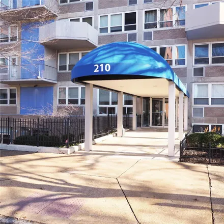 Buy this 1 bed condo on Blu Condominiums in 210 North 17th Street, Saint Louis