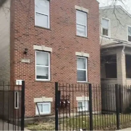 Buy this 11 bed house on 7921 South Burnham Avenue in Chicago, IL 60617