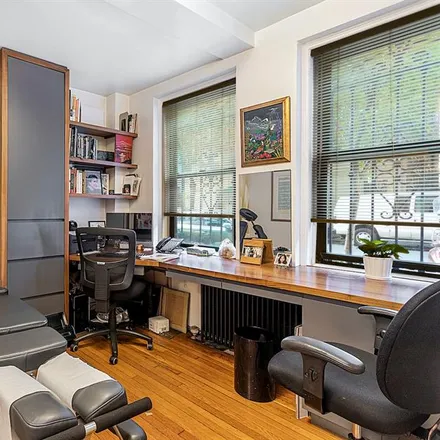 Buy this studio apartment on 140 EAST 28TH STREET 1F in Gramercy Park