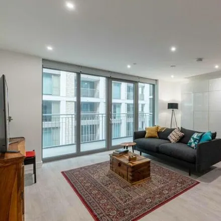 Rent this 2 bed room on unnamed road in Nine Elms, London