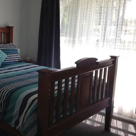 Rent this 3 bed house on Sussex Inlet NSW 2540