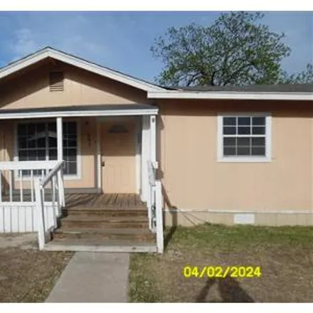 Buy this 3 bed house on 626 Avenue D in Del Rio, TX 78840