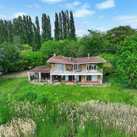 Image 4 - Meadow Lane, Hemingford Grey, PE28 9DH, United Kingdom - House for sale