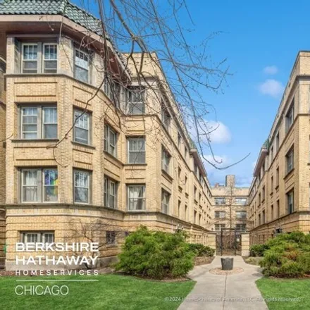Buy this 2 bed condo on 1358-1366 West Greenleaf Avenue in Chicago, IL 60645