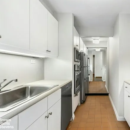 Image 6 - 15 WEST 53RD STREET 26E in New York - Apartment for sale