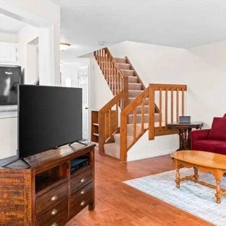 Image 7 - 212 Ridgefield Circle, Clinton, MA 01510, USA - Condo for sale