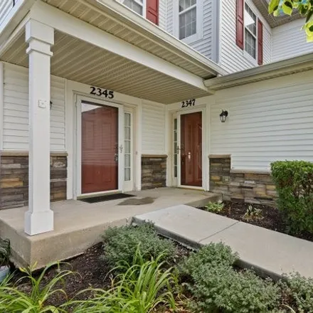 Image 2 - 2345 Overlook Court, Naperville, IL 60563, USA - Townhouse for sale