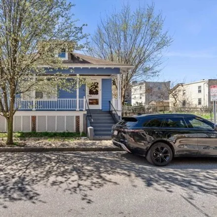 Buy this studio house on 17 Clyde Street in Somerville, MA 02144