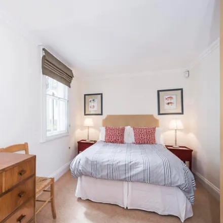 Image 2 - Winchester Street, London, SW1V 4ND, United Kingdom - Apartment for sale