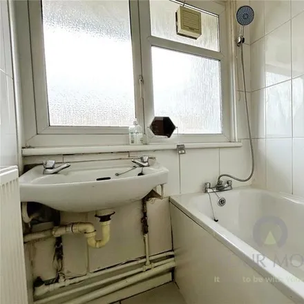 Image 7 - 45-55 Eynsham Drive, London, SE2 9JT, United Kingdom - Apartment for rent