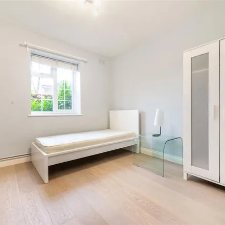 Image 4 - 46 Fitzjohn's Avenue, London, NW3 6NP, United Kingdom - Apartment for rent