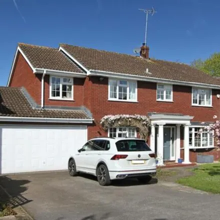 Buy this 5 bed house on 5 Chatsworth Park in Thornbury, BS35 1JF