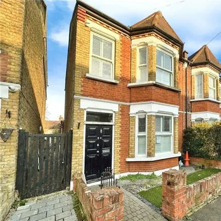 Buy this 3 bed duplex on Moseley Street in Southend-on-Sea, SS2 4NG
