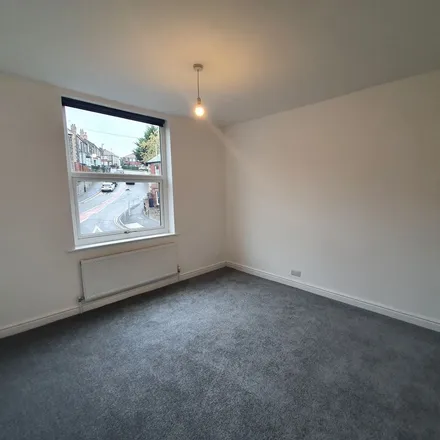 Image 3 - Loxley Road, Sheffield, S6 4WA, United Kingdom - Apartment for rent