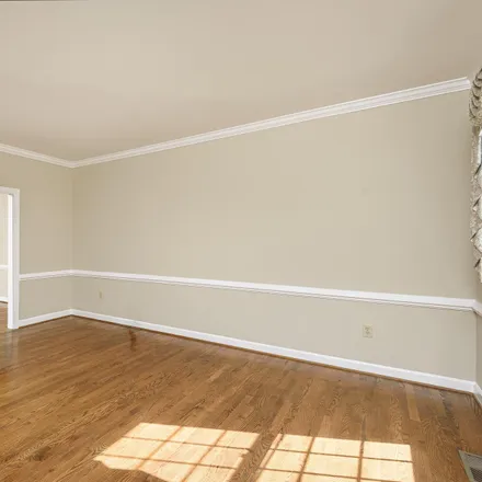 Image 7 - 8246 The Midway, Chestnut Hill, Annandale, VA 22003, USA - House for rent