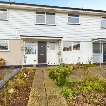 Buy this 3 bed townhouse on 4 Gorse Drive in Reading, RG5 4QX