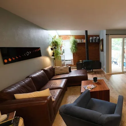 Rent this studio house on Boulder