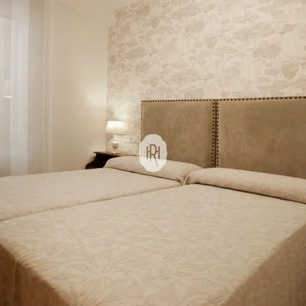 Rent this 2 bed apartment on Madrid in La Nueva, Calle Madre Antonia París