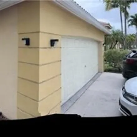 Rent this 4 bed house on 993 Shadyside Lane in Weston, FL 33327