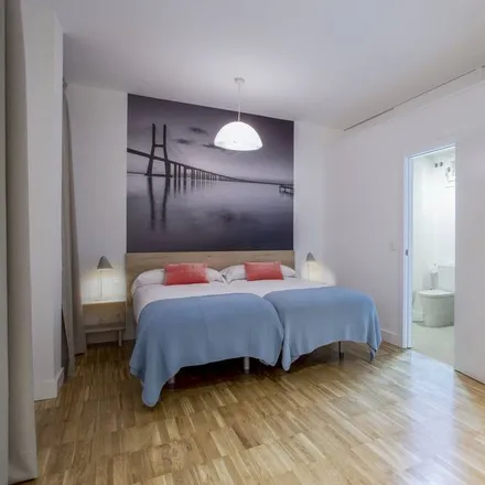 Rent this 2 bed apartment on 28004 Madrid