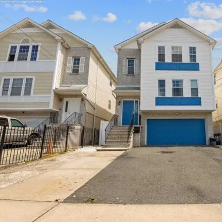 Rent this 3 bed house on 184 Hillside Avenue in Newark, NJ 07108