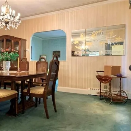 Image 7 - 2039 82nd Street, New York, NY 11214, USA - House for sale