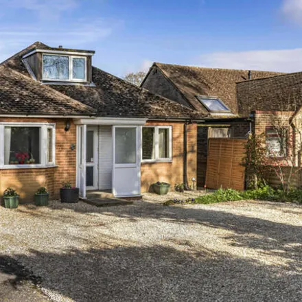 Buy this 3 bed house on Treeground Place in Yarnton Road, Yarnton