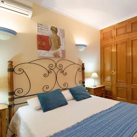 Rent this 5 bed house on 8200-667 Distrito de Évora