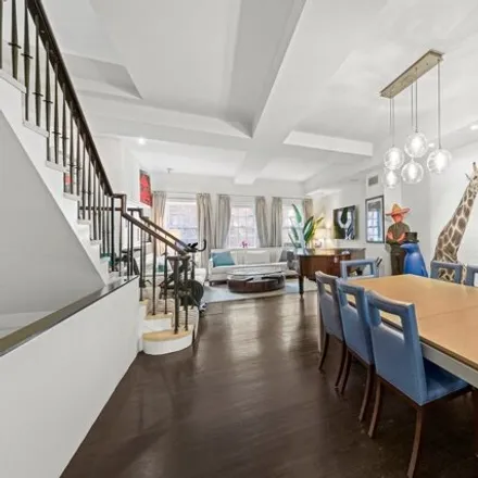Image 6 - 209 East 31st Street, New York, NY 10016, USA - Townhouse for sale